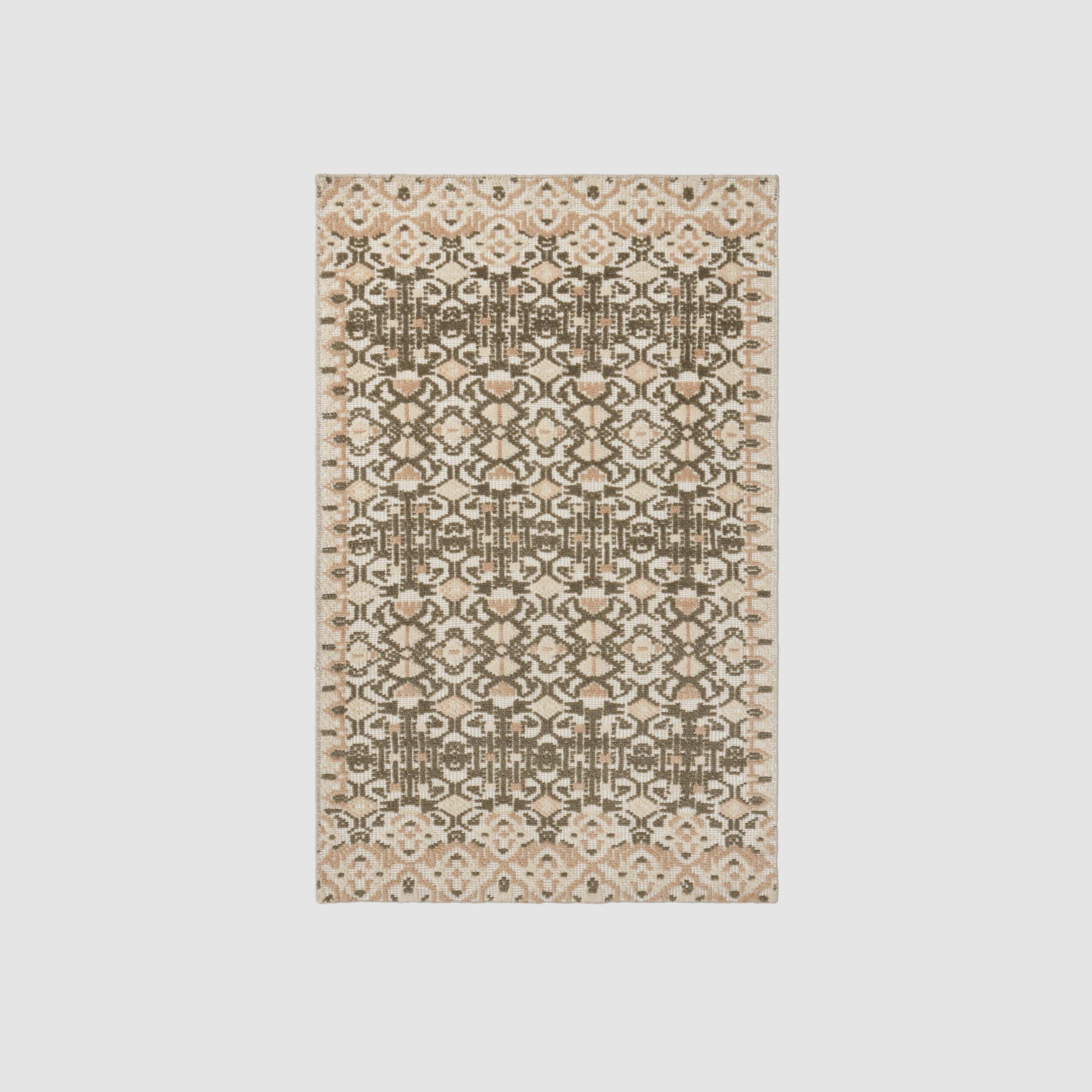 Hanita Hand-Knotted Accent Rug