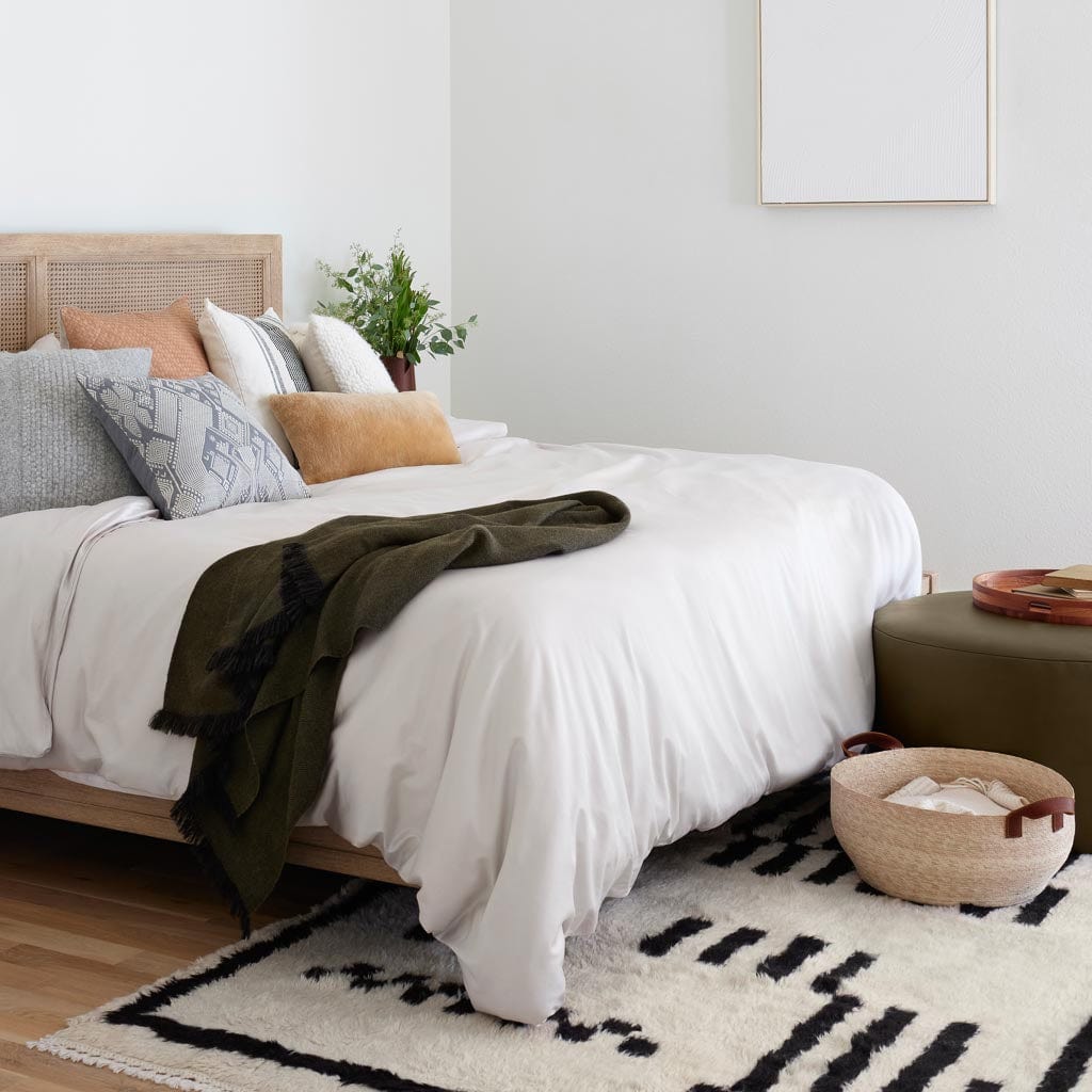 La Calle Alpaca Throw