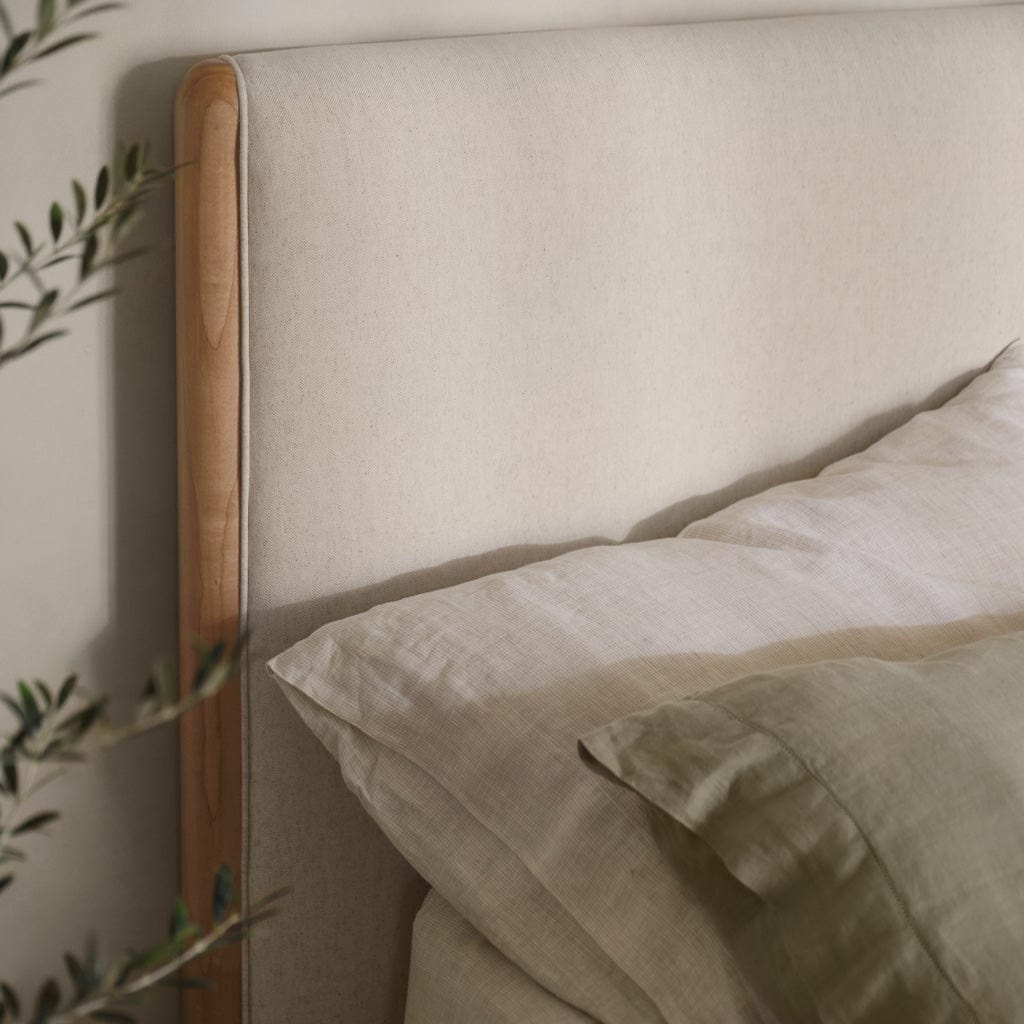 Laurel Bed with High Footboard