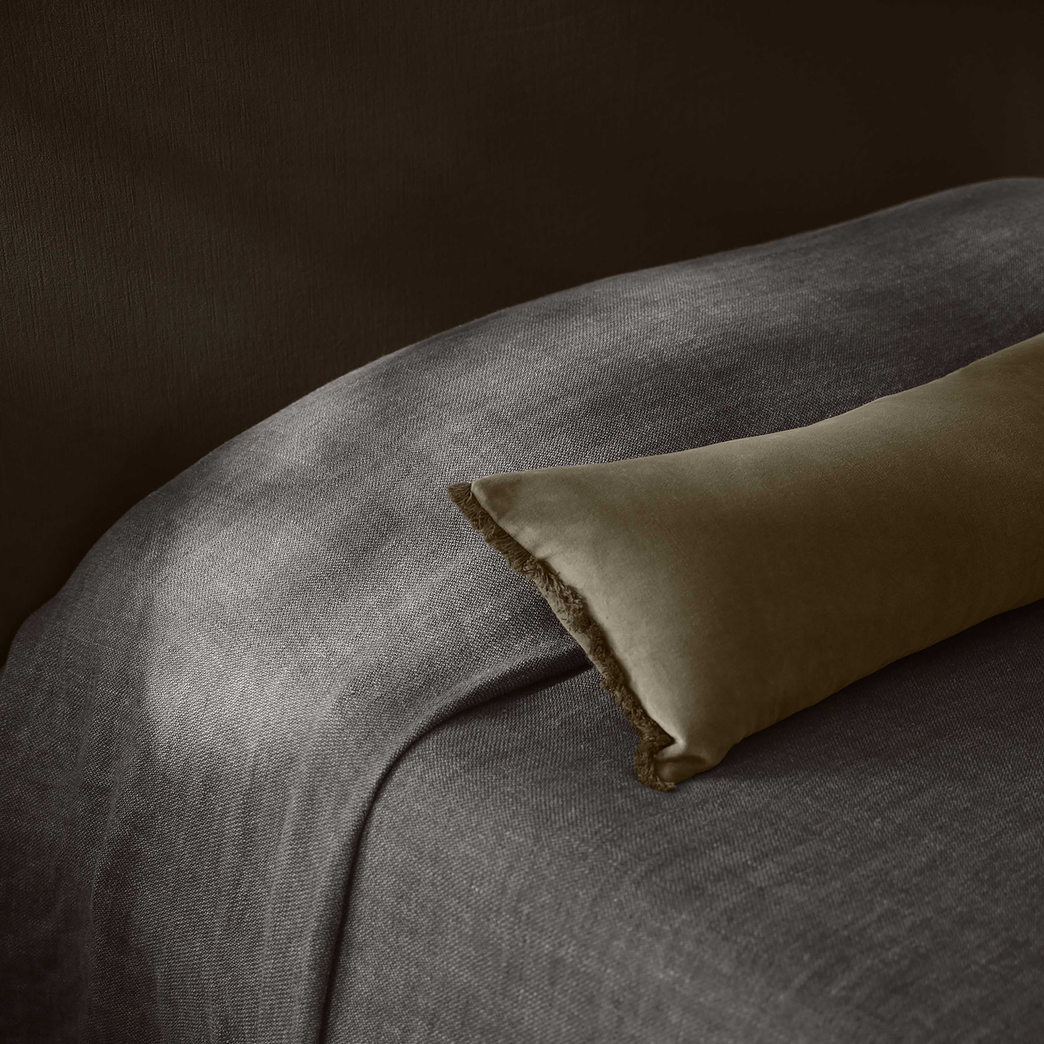Naveta Velvet Lumbar Pillow